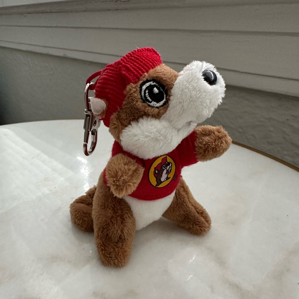 Buc-ee's Bucee The Beaver Plush Stuffed  Animal Toy Red T-Shirt Keychain